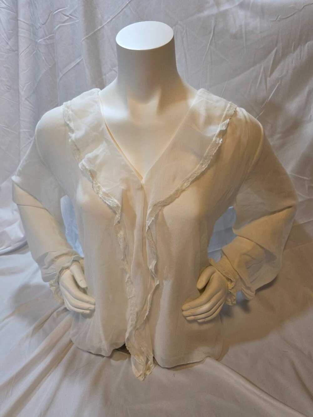 NWOT Aritzia Wilfred Eden Blouse - Light Birch Size M - Picture 3 of 10